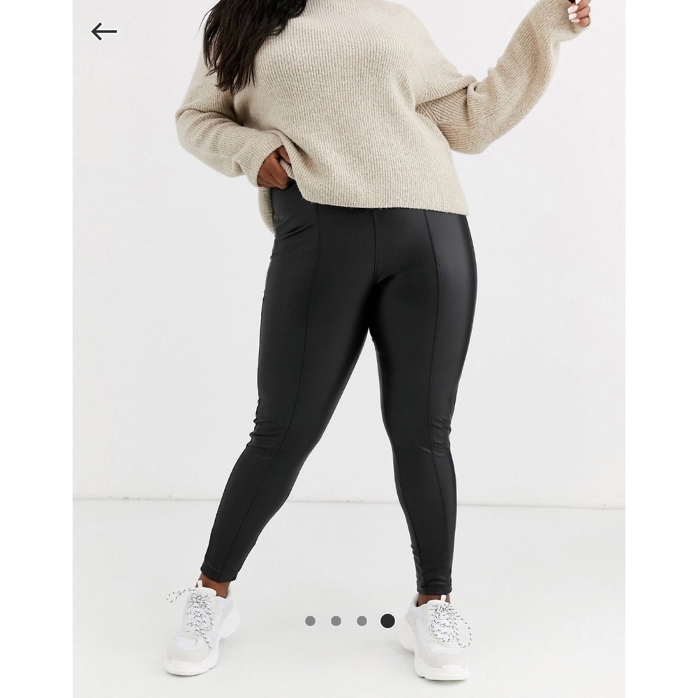 *NEW* New Look Curve Leather Look Leggings in Black